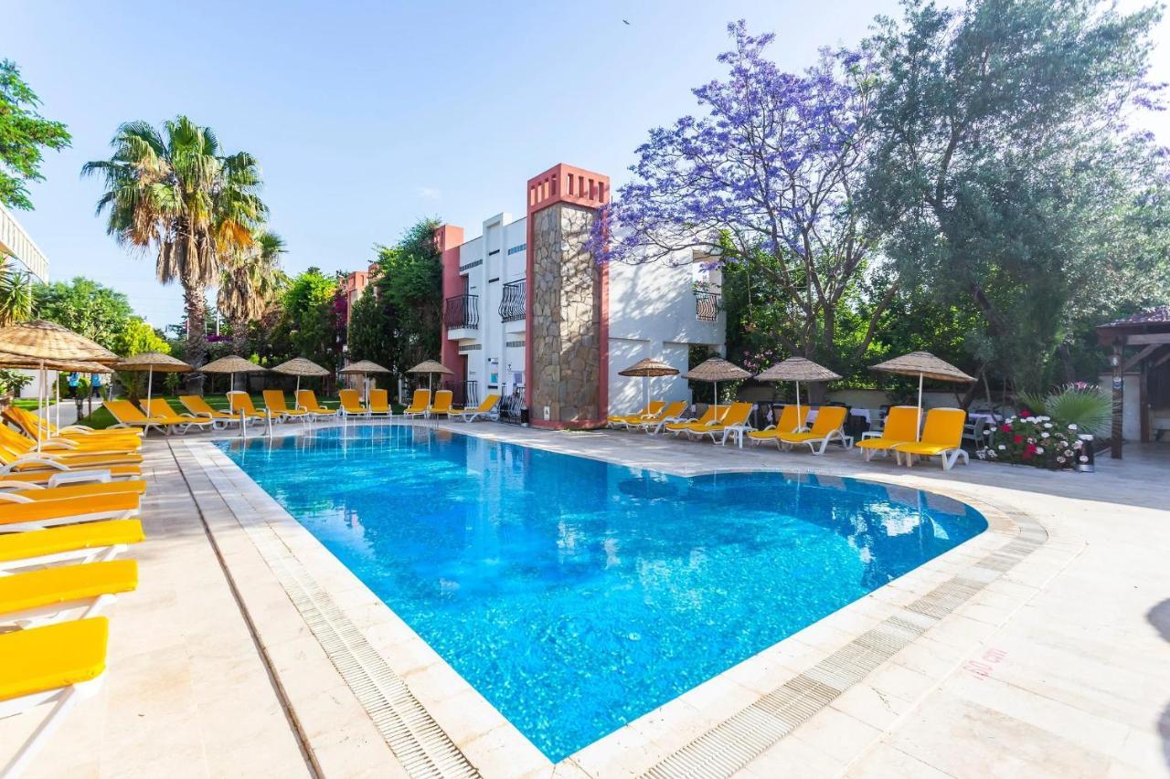 Kriss Hotel 博德鲁姆 外观 照片